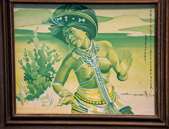 הדפס אפריקאי על סיבית של אישה חשופת חזה בשדה קקטוסים בגוונים ירוקים, גודל : 34 ס