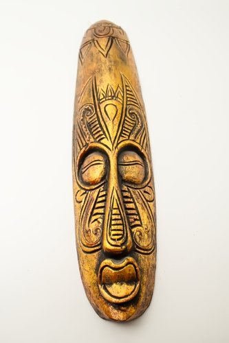 מסכה אפריקאית עשויה מעץ, גילוף בעבודת יד, גודל 46 ס