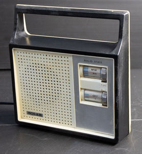 מכשיר רדיו ישן של חברת SOLAR דגם SOLID STATE - Gallery Hemli - גלריה המלי