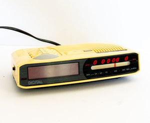 מכשיר רדיו טרנזיסטור ישן משנות ה-80 - Gallery Hemli - גלריה המלי