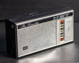 מכשיר רדיו טרנזיסטור ישן של חברת DE-LUXE דגם NET - Gallery Hemli - גלריה המלי