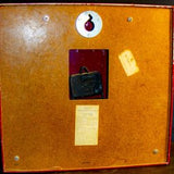 שעון פלסטיק לתליה תוצרת חברת SEIKO עם מסגרת אדומה בסגנון וינטג'י משנות ה-70 - Gallery Hemli - גלריה המלי