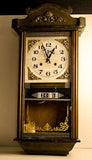 שעון קיר אורלוגין תלוי ישן ונפלא בסגנון עתיק שיוצר בקוריאה מנגנון מכאני מפתח מתיחה - Gallery Hemli - גלריה המלי