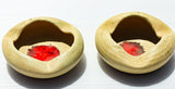 זוג מאפרות קרמיקה מקסימות בצבע בז' עם עיטורים בצבעי אדום לבה, ללא חתימה - Gallery Hemli - גלריה המלי